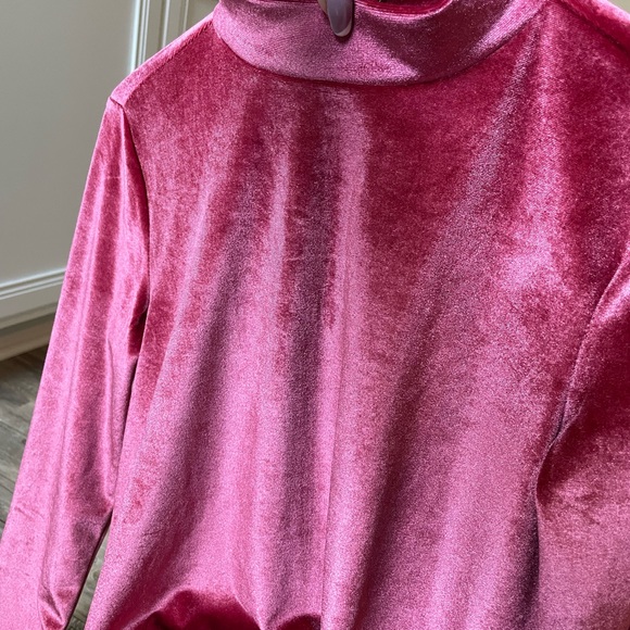 Red velvet dress - Picture 5 of 7